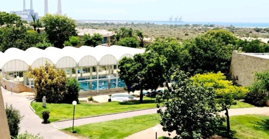 קיסריה Vacation apartments with a sea view -דירות נופש מול הים מראה חיצוני תמונה