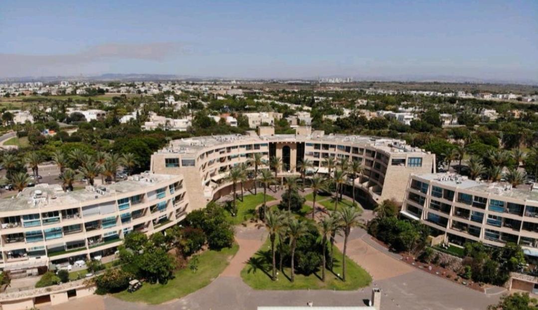 קיסריה Vacation apartments with a sea view -דירות נופש מול הים מראה חיצוני תמונה