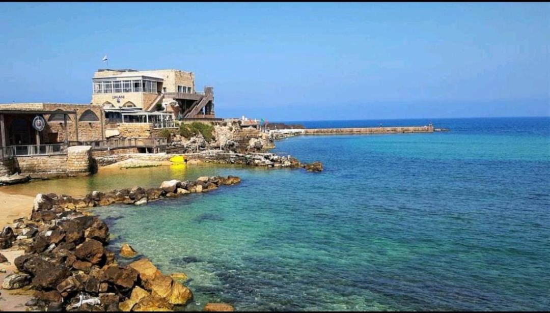 קיסריה Vacation apartments with a sea view -דירות נופש מול הים מראה חיצוני תמונה