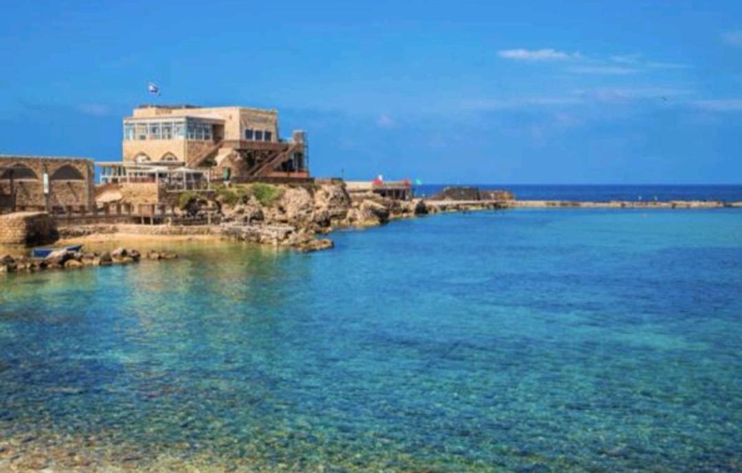 קיסריה Vacation apartments with a sea view -דירות נופש מול הים מראה חיצוני תמונה