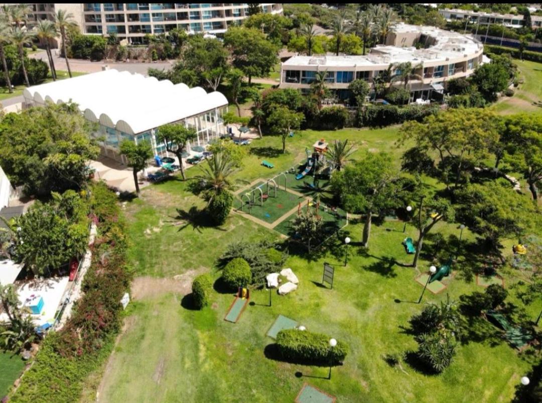 קיסריה Vacation apartments with a sea view -דירות נופש מול הים מראה חיצוני תמונה