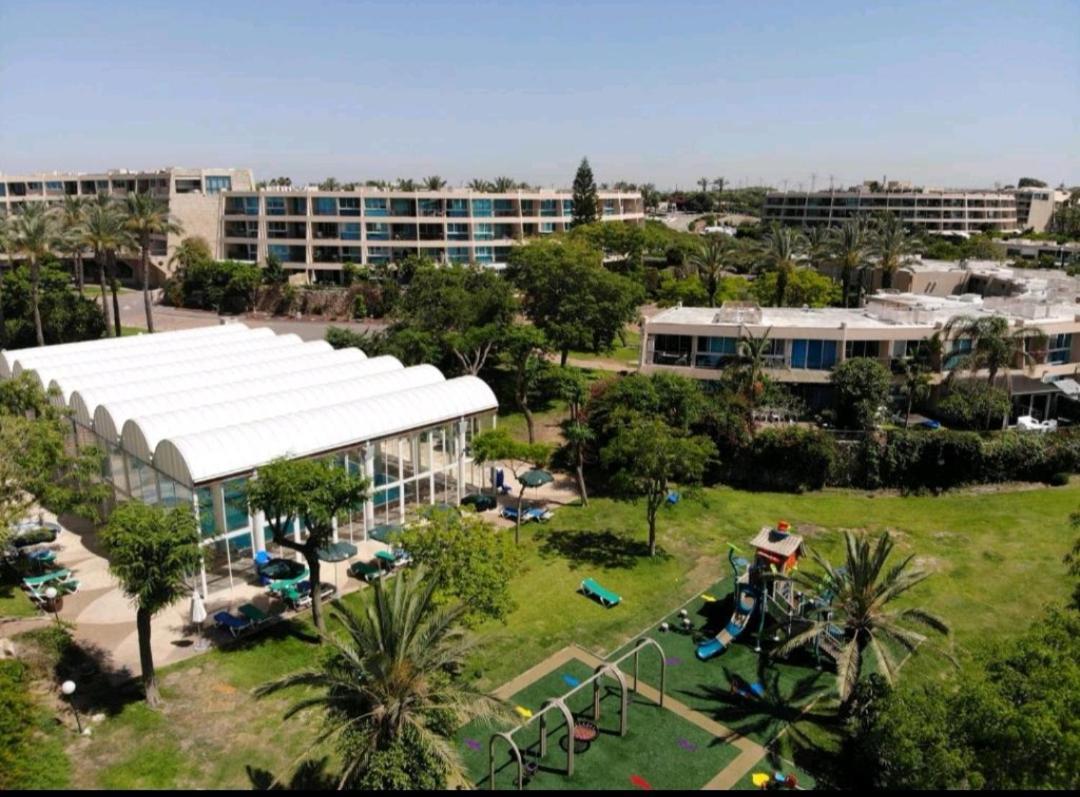 קיסריה Vacation apartments with a sea view -דירות נופש מול הים מראה חיצוני תמונה