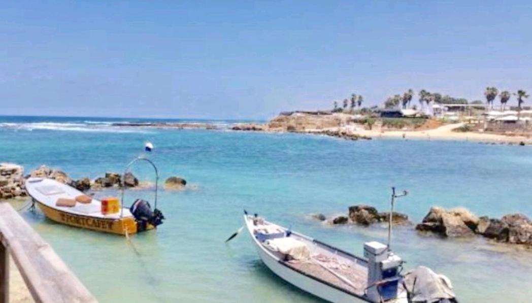קיסריה Vacation apartments with a sea view -דירות נופש מול הים מראה חיצוני תמונה