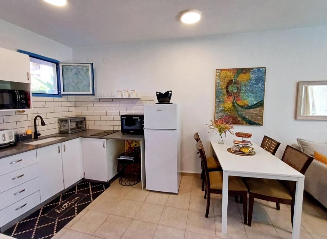 קיסריה Vacation apartments with a sea view -דירות נופש מול הים מראה חיצוני תמונה