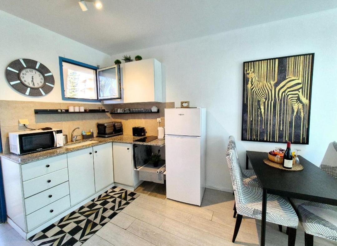קיסריה Vacation apartments with a sea view -דירות נופש מול הים מראה חיצוני תמונה
