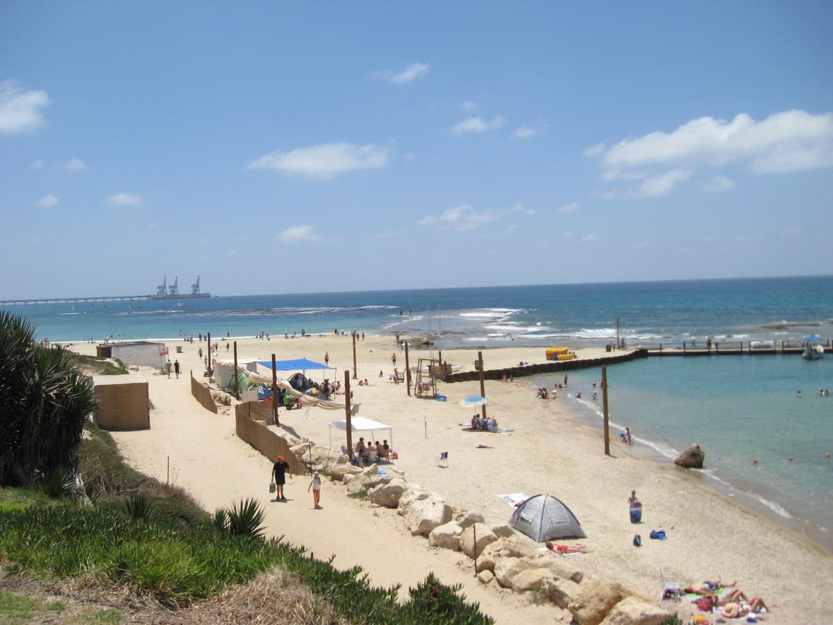 קיסריה Vacation apartments with a sea view -דירות נופש מול הים מראה חיצוני תמונה